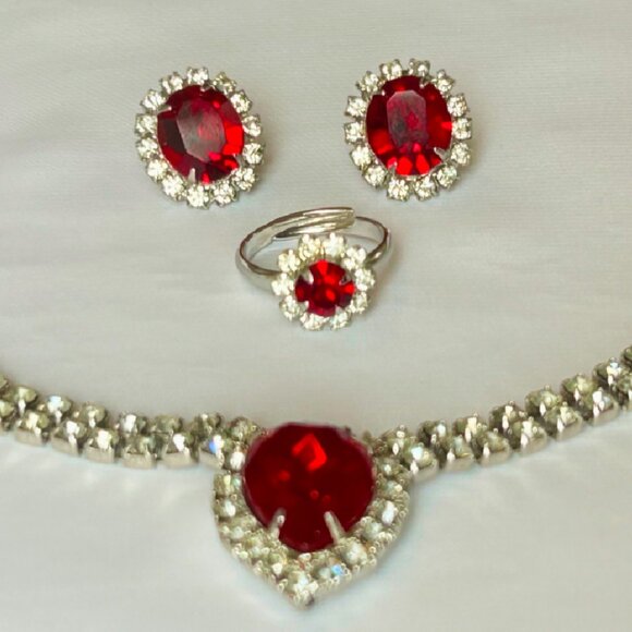 Fashion Jewellery Set - Necklace, Ring, Earrings - Picture 4 of 4